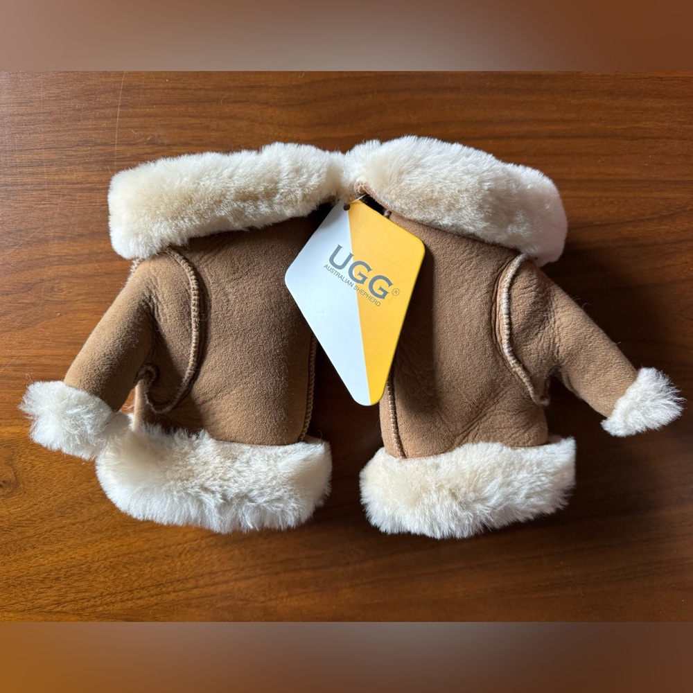UGG Fluff Fingerless Glove (NWT) - Small-Medium